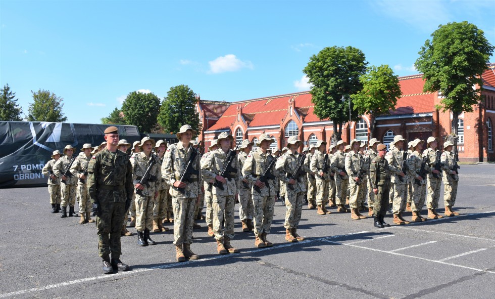 Malbork. Przysięga wojskowa absolwentów szkół mundurowych.