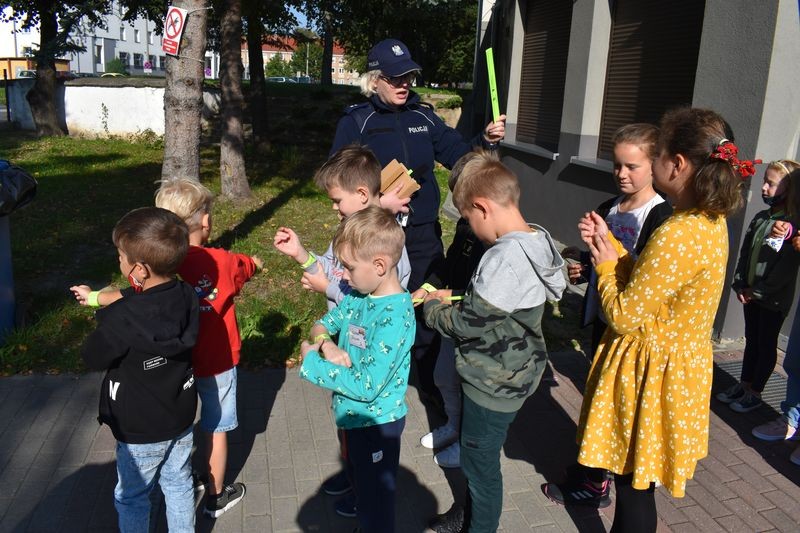 Malbork. Bezpieczna droga do szkoły – policyjna akcja dla najmłodszych.