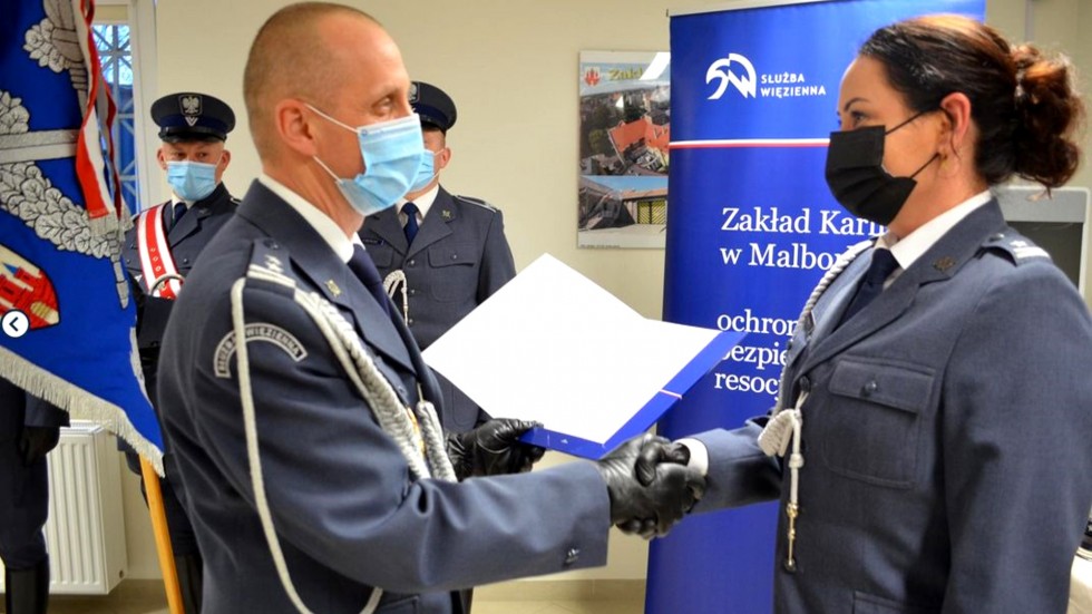Malbork. 21 funkcjonariuszy Zakładu Karnego awansowało na wyższe stopnie.