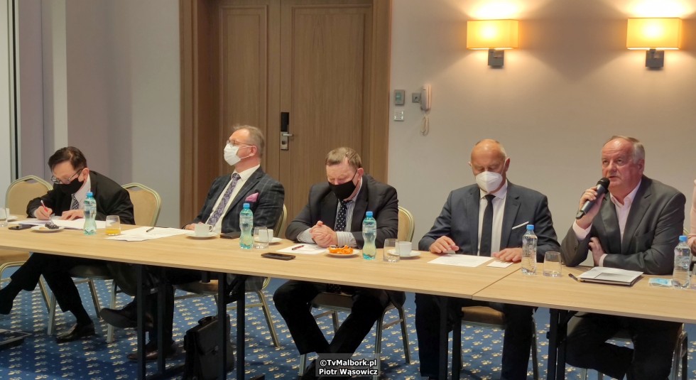 Gwałtowny wzrost zachorowań na COVID – 19 w woj. pomorskim. Konwent Powiatów w Malborku - 17.11.2021