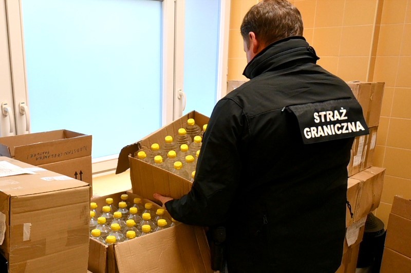 Elbląg. 700 litrów nielegalnego alkoholu trafiło do szpitala.