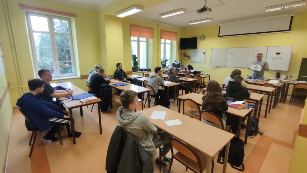 Malborskie Światłowody szkolą uczniów ZSP3 w Malborku z technologii światłowodowej.