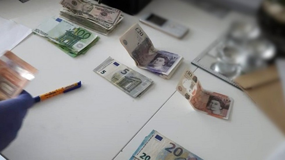 Handlowali krajanką tytoniową i papierosami na ogromną skalę.