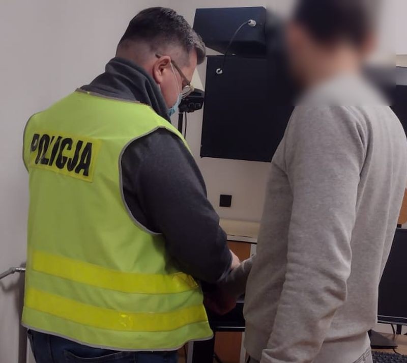 Malbork. W trakcie kontroli poszukiwany mężczyzna podał się za swojego brata.