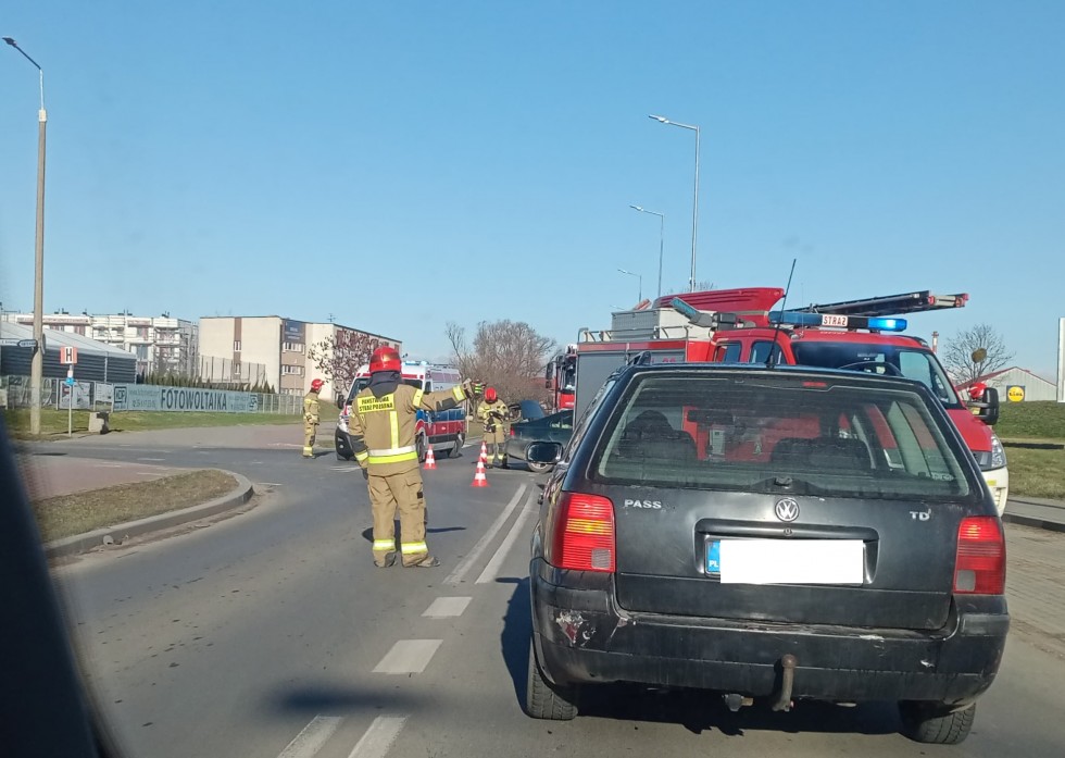 Dwie osoby w szpitalu po wypadku na skrzyżowaniu Kotarbińskiego i de Gaulle'a w Malborku.