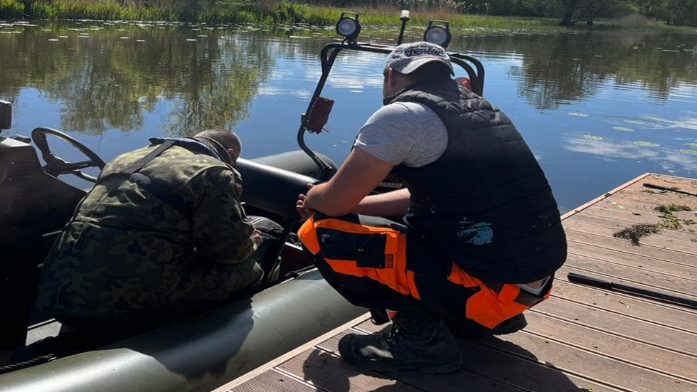 Nowy Dwór Gdański. Wspólne działania policjantów i Państwowej Straży Rybackiej.