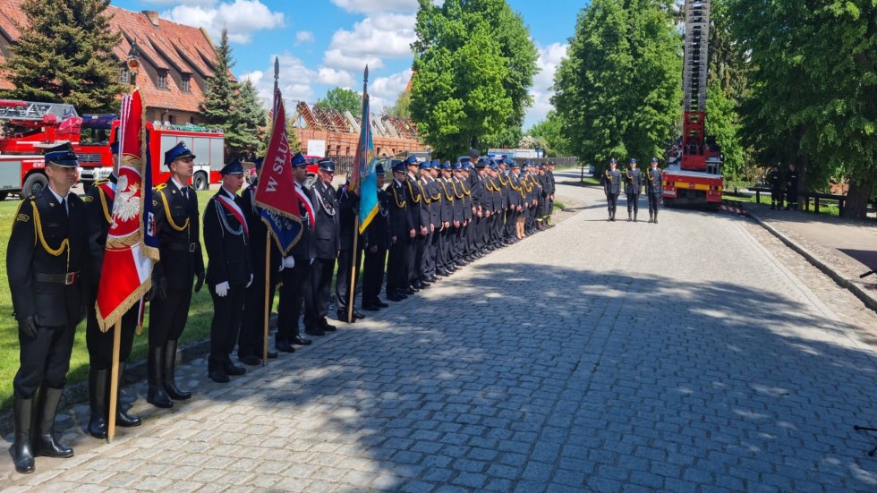 Malbork. Uroczyste obchody Dnia Strażaka i 30-lecia PSP.