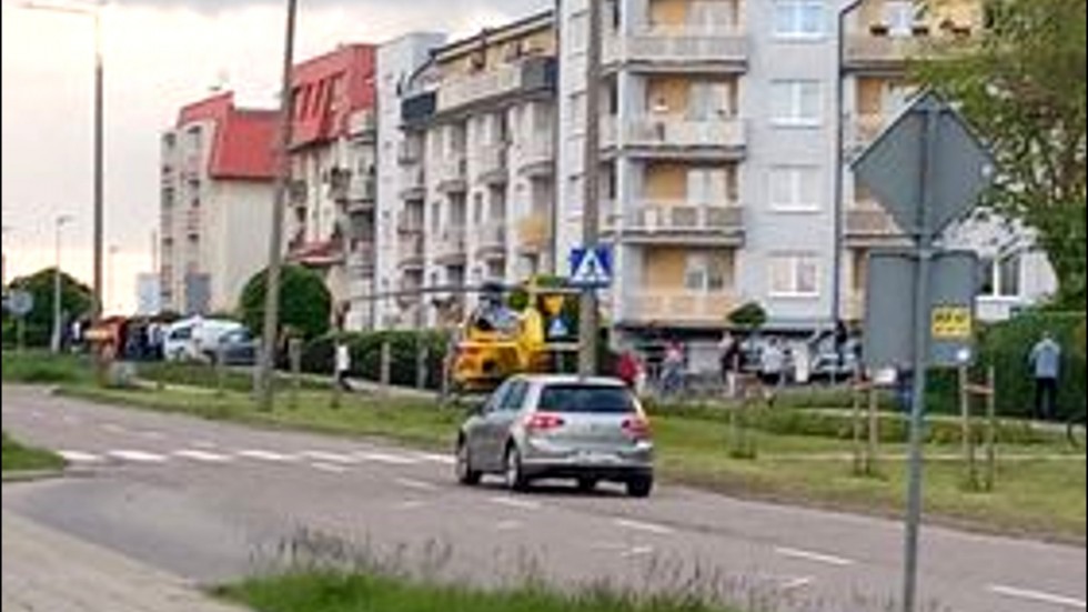 Malbork. Mężczyzna z urazem głowy zabrany przez LPR. Wideo i zdjęcia od widzów.