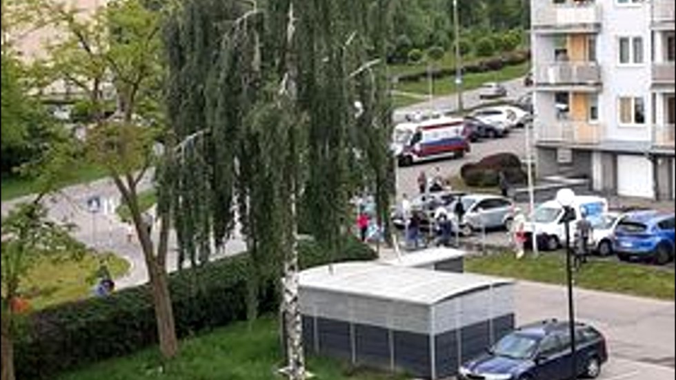 Malbork. Mężczyzna z urazem głowy zabrany przez LPR. Wideo i zdjęcia od widzów.