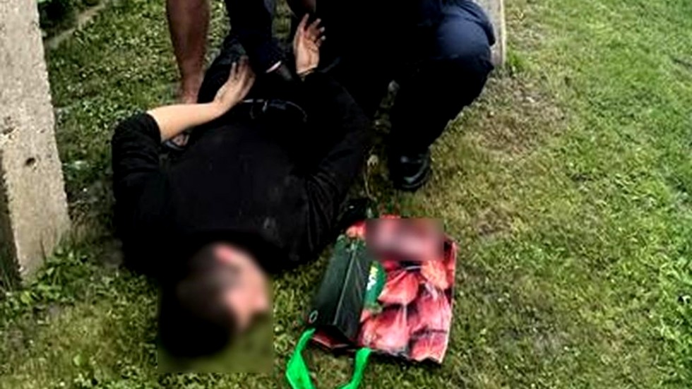 Lichnowy. Policjant po służbie wraz z mieszkańcami zatrzymali złodziei na gorącym uczynku.