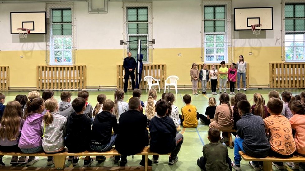 Malbork. Rozmowy o bezpieczeństwie podczas wakacji.