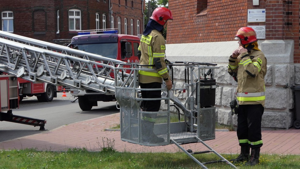 Malbork. Ćwiczenia strażaków na Wieży Ciśnień.
