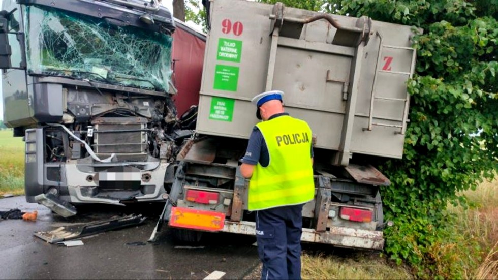 Powiat sztumski. Jedna osoba w szpitalu po zderzeniu dwóch TIR-ów.