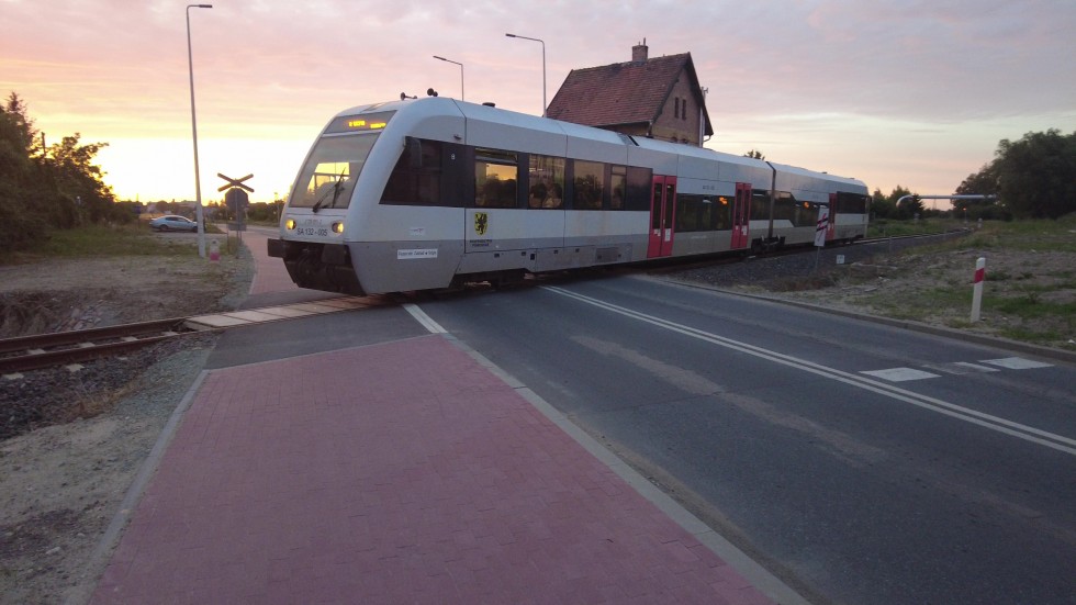 Kiedy w końcu pojawią się rogatki i sygnalizacja świetlna na przejeździe kolejowo-drogowym w Malborku? [wideo, zdjęcia]
