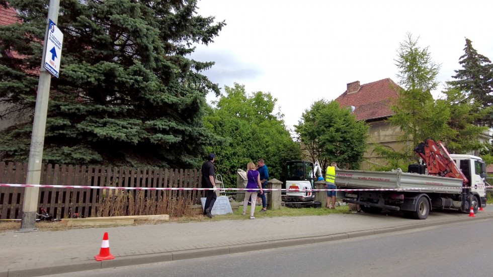 Malbork. Pomnik z gwiazdą czerwonoarmistów przeszedł do historii. Zdjęcia i wideo.