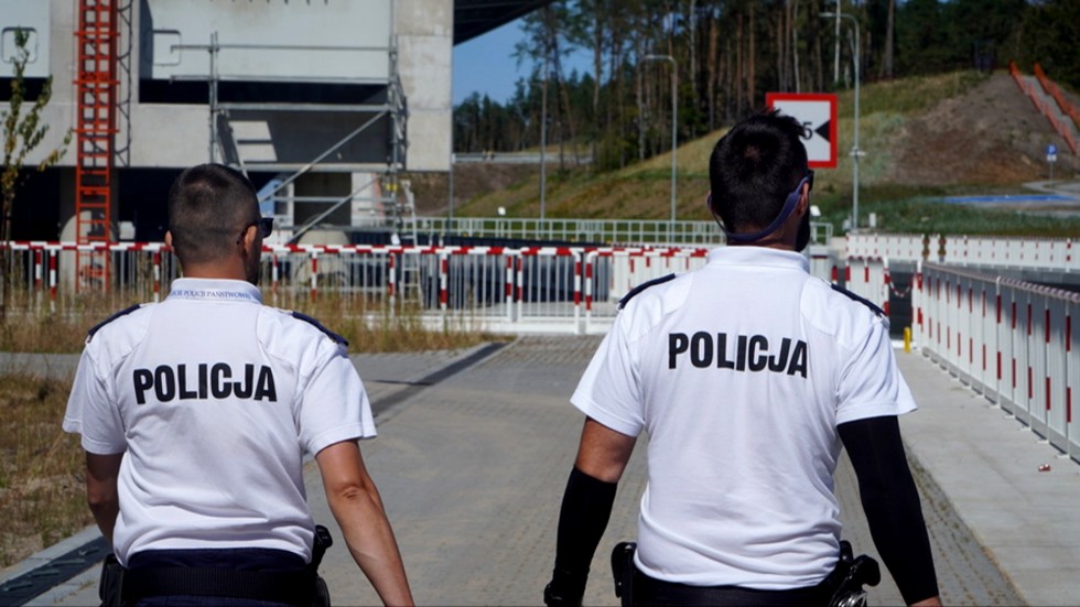Mierzeja Wiślana. Policjanci ostrzegają – przekop nadal jest miejscem budowy.