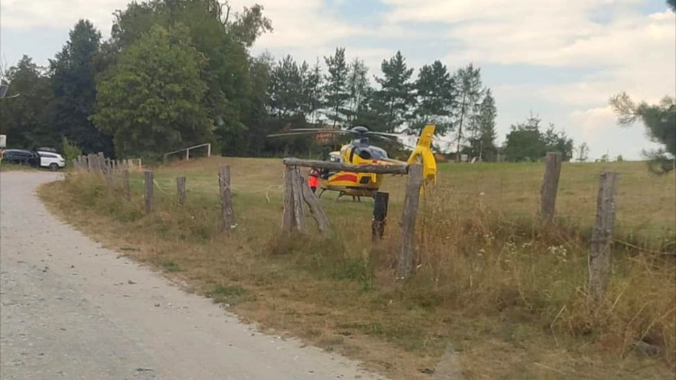 Przezmark. Groźny wypadek nad jeziorem – skacząc do wody doznał urazu kręgosłupa.