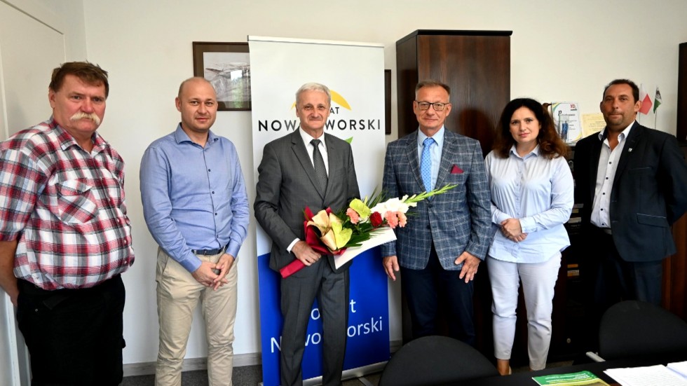 Nowy Dwór Gdański. Wręczono akty powierzenia stanowisk dyrektorów w placówkach oświatowych.