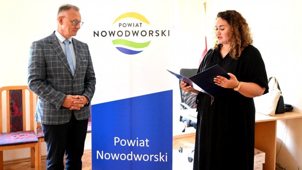 Nowy Dwór Gdański. Wręczono akty mianowania nauczycielom.