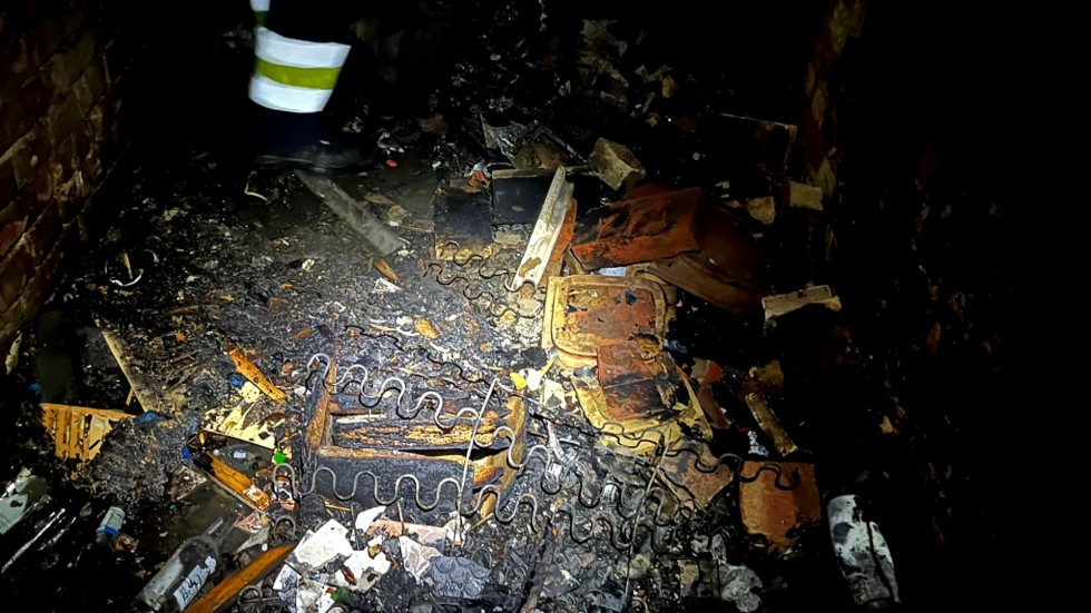 Malbork. Nocna akcja strażaków – pożar piwnicy na ul. Grunwaldzkiej.