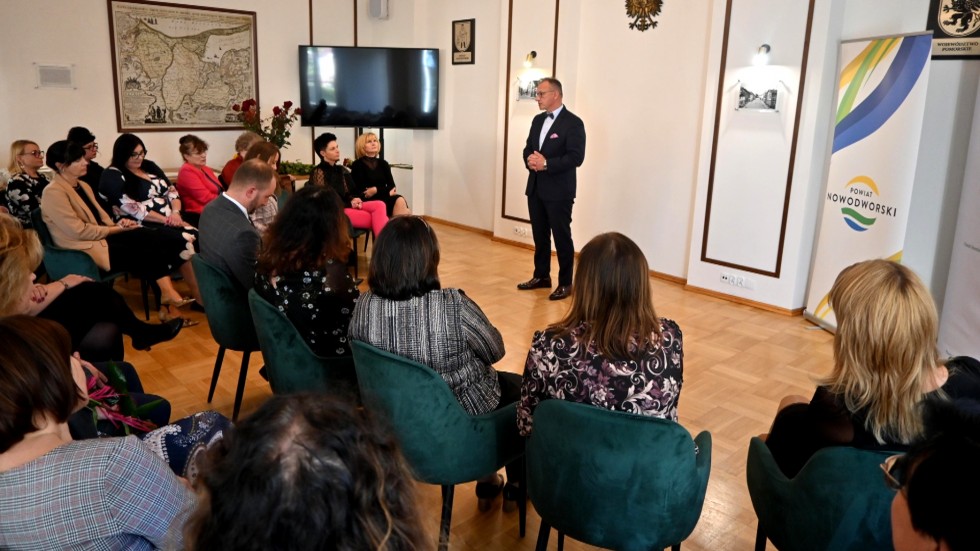 Nowy Dwór Gdański. Nagrody dla nauczycieli z okazji Dnia Edukacji Narodowej.