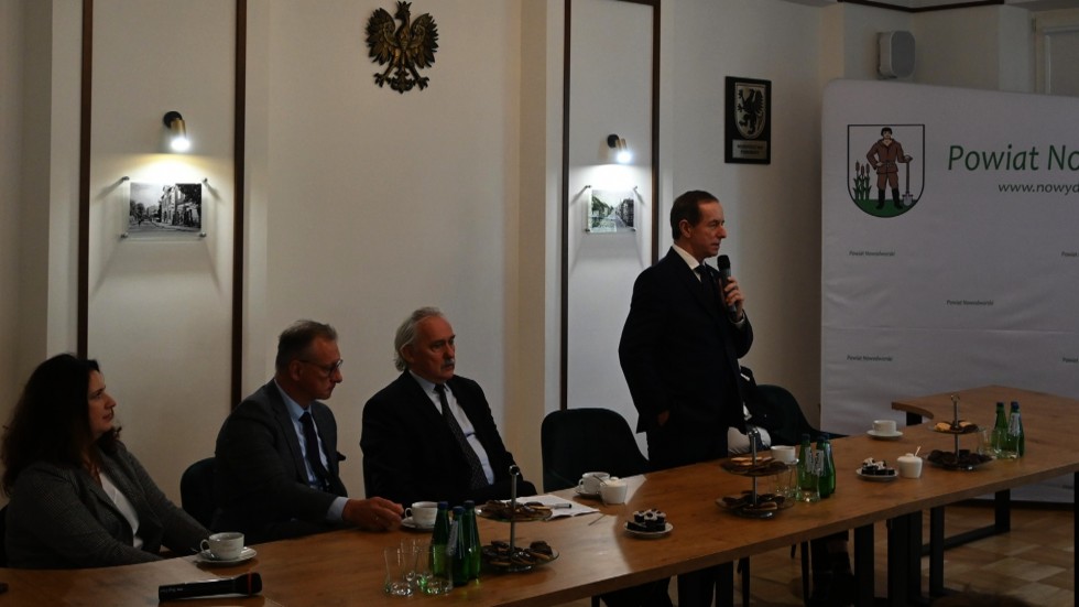 Nowy Dwór Gdański. Spotkanie Marszałka Senatu RP Tomasza Grodzkiego z młodzieżą.