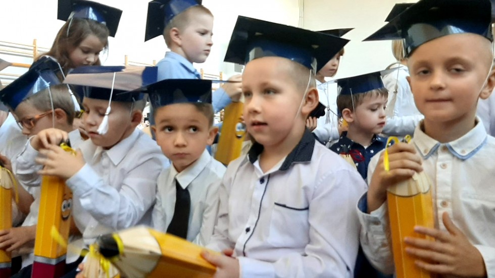 Gmina Malbork. Pasowanie pierwszoklasistów i Dzień Edukacji Narodowej.