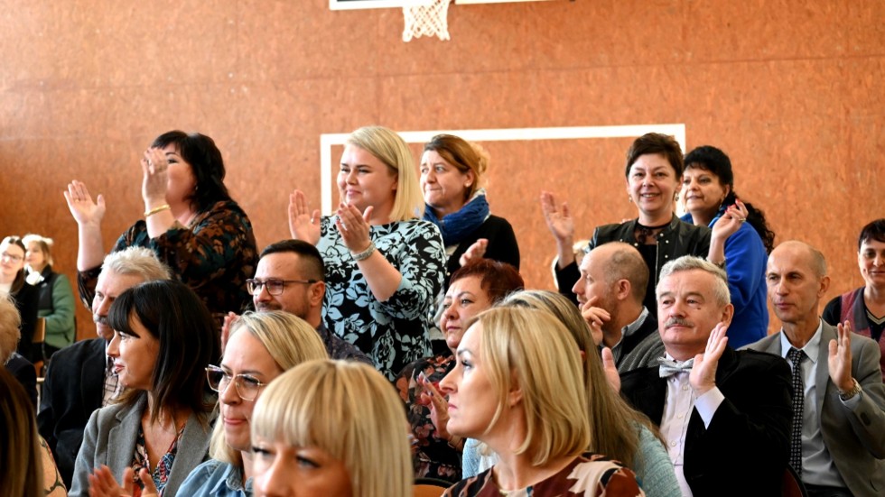 Nowy Dwór Gdański. Uroczyste apele z okazji Dnia Edukacji Narodowej.