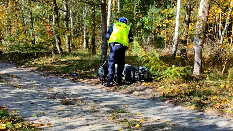 Powiat sztumski. Motorowerzysta potrącony przez osobówkę.