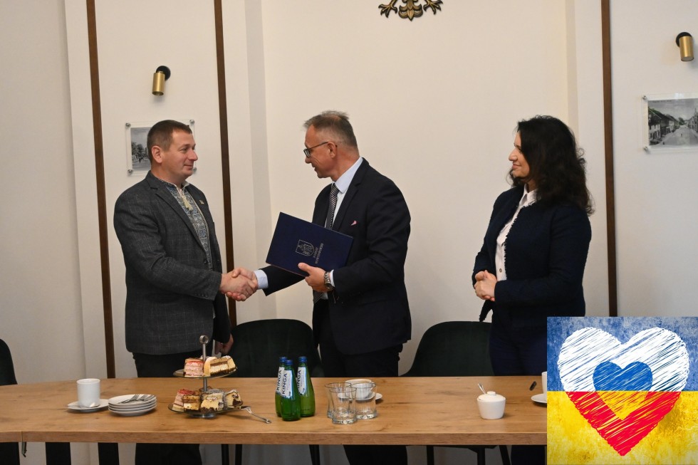 Nowy Dwór Gdański. Podpisanie umowy partnerskiej z Powiatem Sarneńskim.