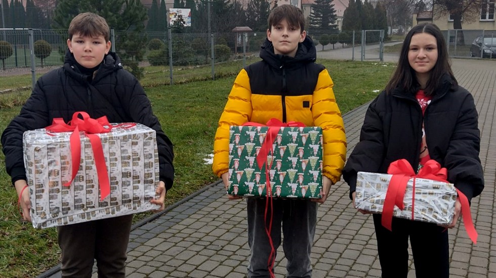 Gmina Malbork. Uczniowie SP ze świąteczną wizytą w Domu dla Dzieci.