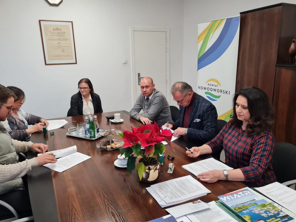 Powiat nowodworski. Przebudowane zostaną kolejne odcinki dróg.
