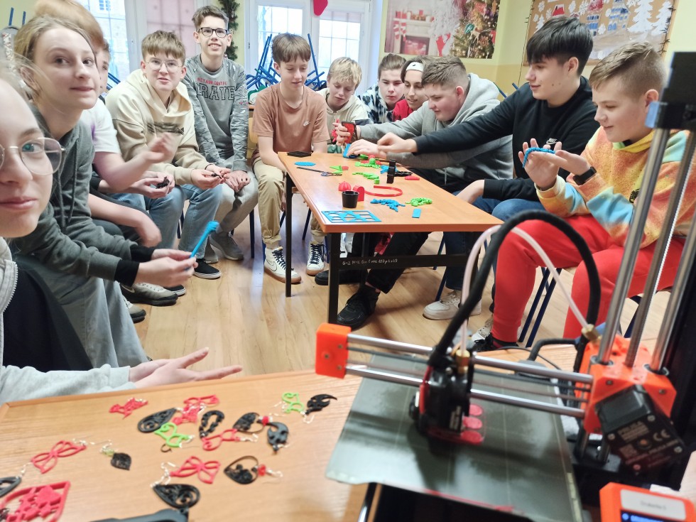 Malbork. Mobilne Laboratoria Przyszłości w odwiedzinach w SP2.