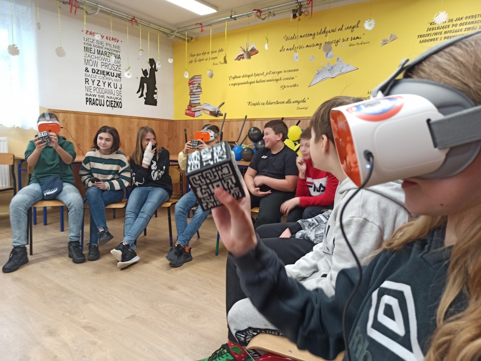 Malbork. Mobilne Laboratoria Przyszłości w odwiedzinach w SP2.