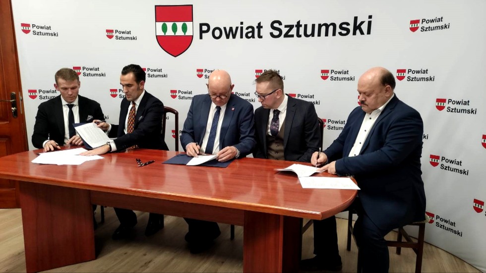 To historyczny moment – podpisanie nowej umowy dzierżawy szpitala w Sztumie.