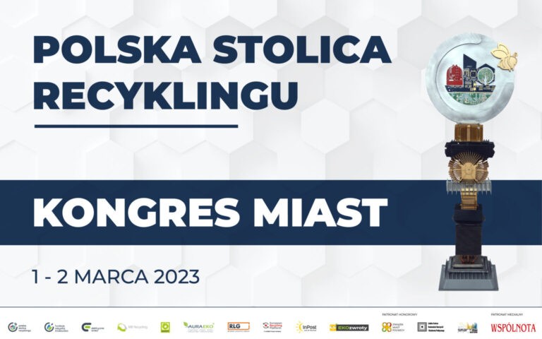 Malbork. Uczniowie I LO zbierali elektrośmieci, teraz będą mieli ogród wertykalny.