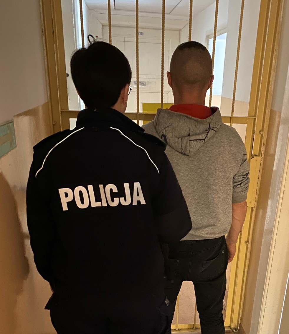 Sztum. Ukradł alufelgi z oponami.
