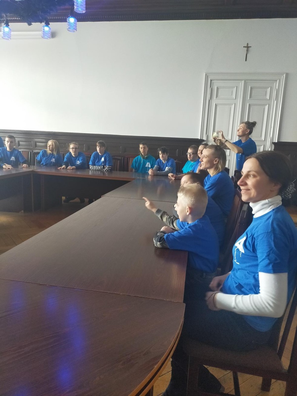 Malbork. Wychowankowie SORW z odwiedzinami w Starostwie Powiatowym.