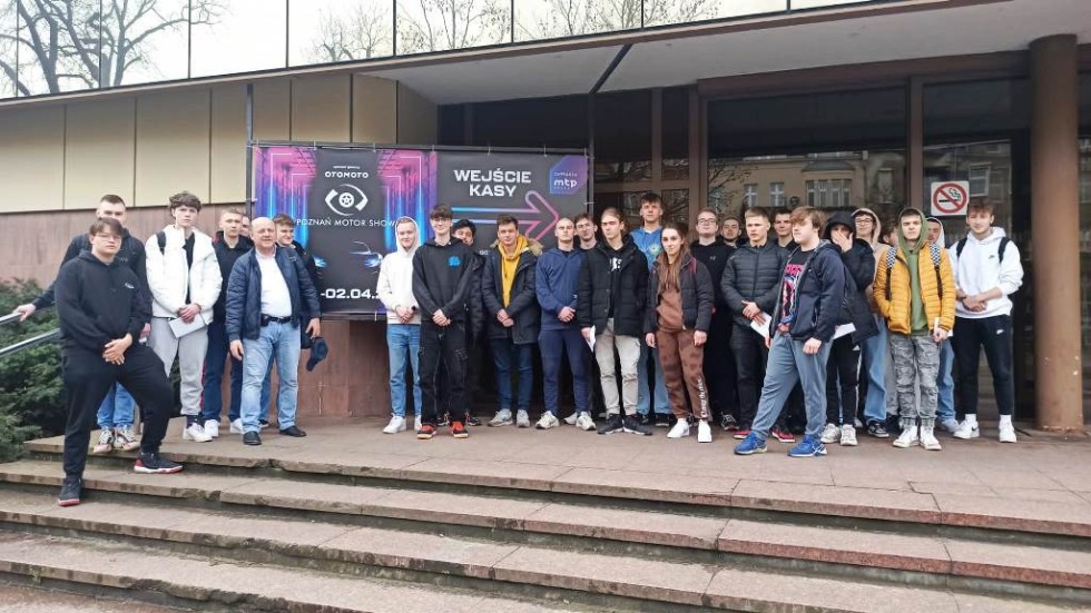 Malbork. Uczniowie Technikum nr 3 na Poznań Motor Show.