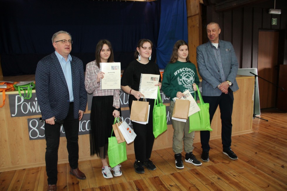 Powiat sztumski. Poznajcie laureatów konkursu wiedzy o zbrodni katyńskiej.