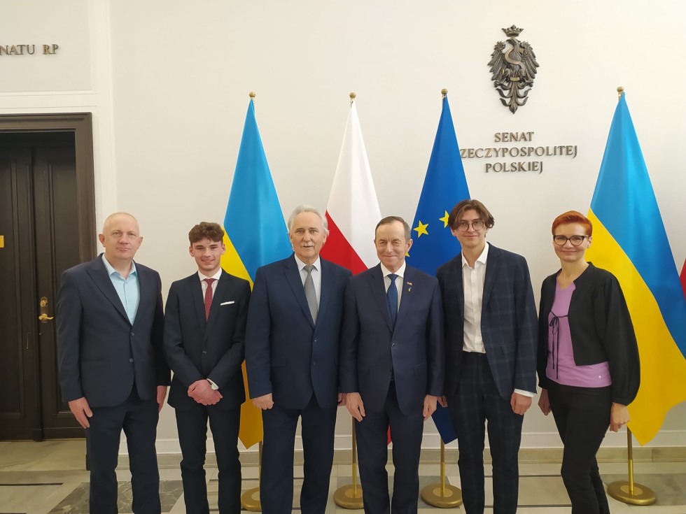 Nowy Dwór Gdański. Uczeń I LO Wiktor Maciejewski finalistą turnieju wiedzy o Senacie RP.