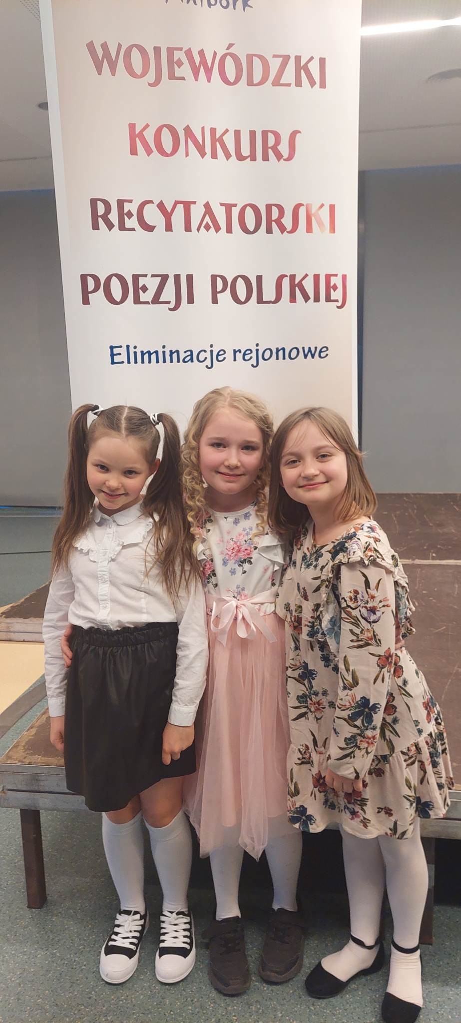 Gmina Malbork. Wyróżnienia uczniów SP podczas Konkursu Recytatorskiego Poezji Polskiej.