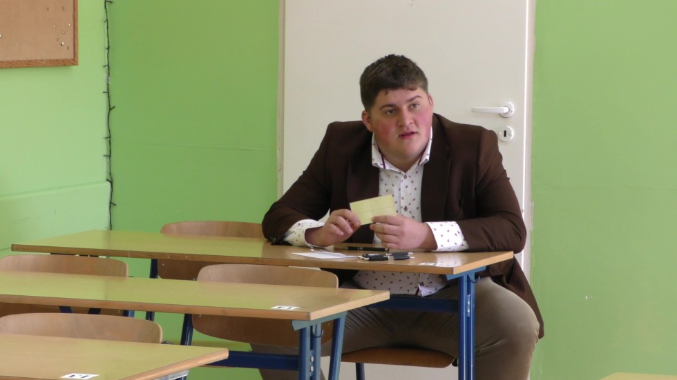 Egzamin maturalny z języka polskiego w II Liceum Ogólnokształcącym w Malborku. Zobacz wideo.