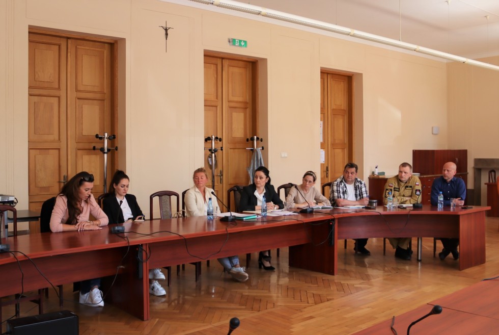 Powiat sztumski. Spotkanie Powiatowego Zespołu Zarządzania Kryzysowego w sprawie zagrożenia ptasią grypą.