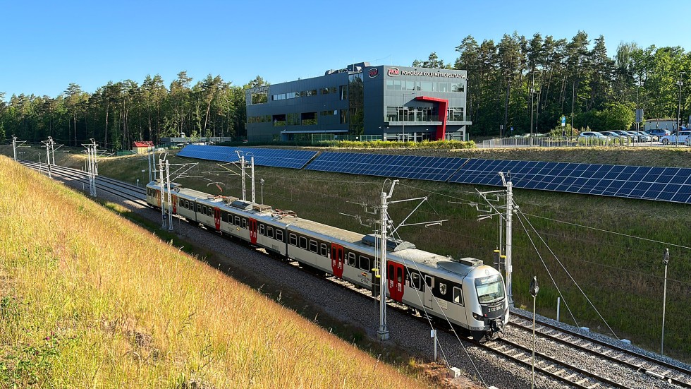 Elektryfikacja trwała dwa lata. Od poniedziałku elektryczne pociągi kursują linią PKM.