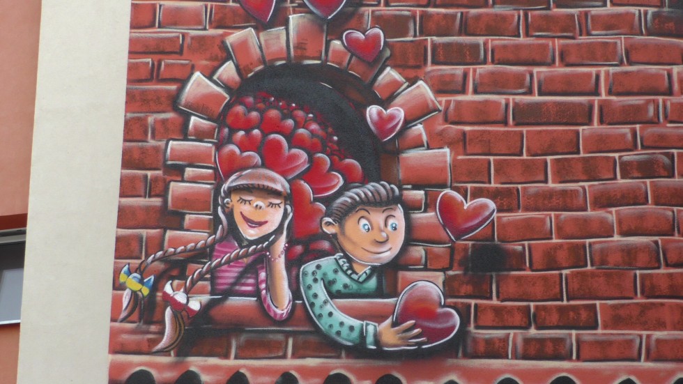 Malbork. Powstał mural na ścianie budynku SP5.