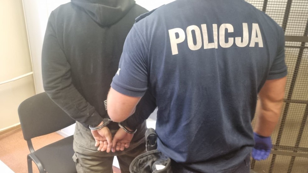 Nowy Dwór Gdański. Okradli salon gier i uciekali przed policją.