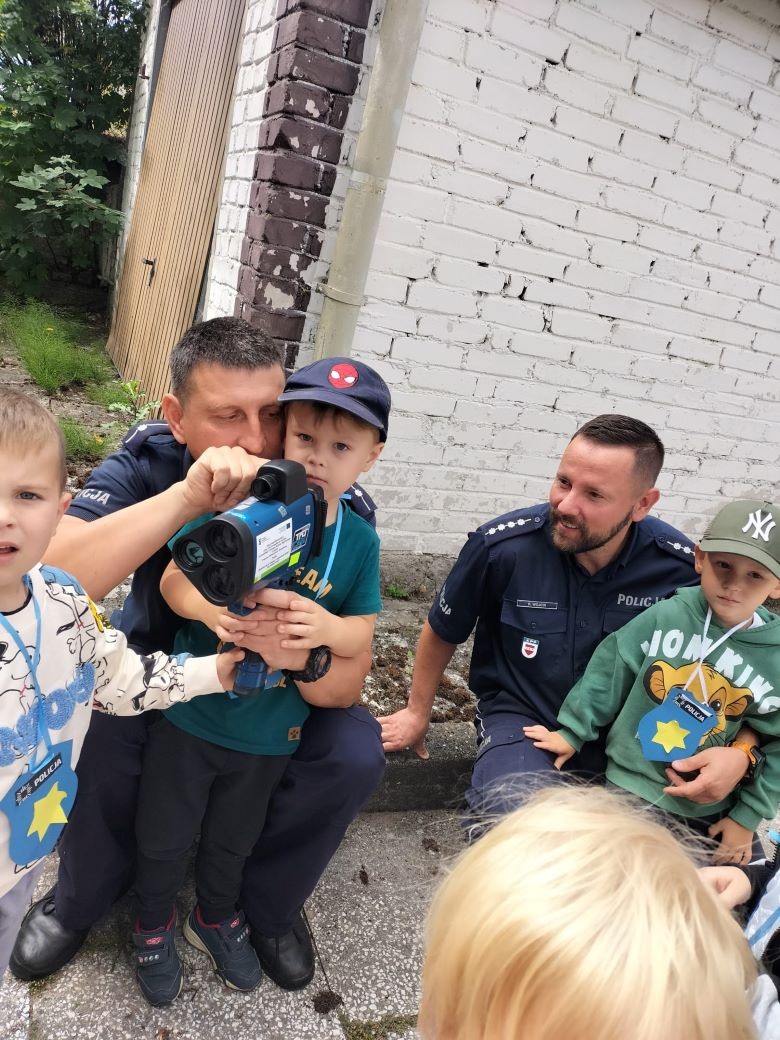 Dzierzgoń. Przedszkolaki z wizytą u policjantów.