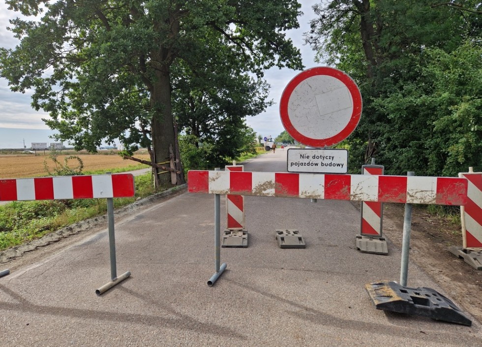 Gmina Miłoradz. Zmiana organizacji ruchu na remontowanym odcinku DK22 - mieszkańcy mają problem z dojazdem do domów. Samorząd zabrał głos w tej sprawie.