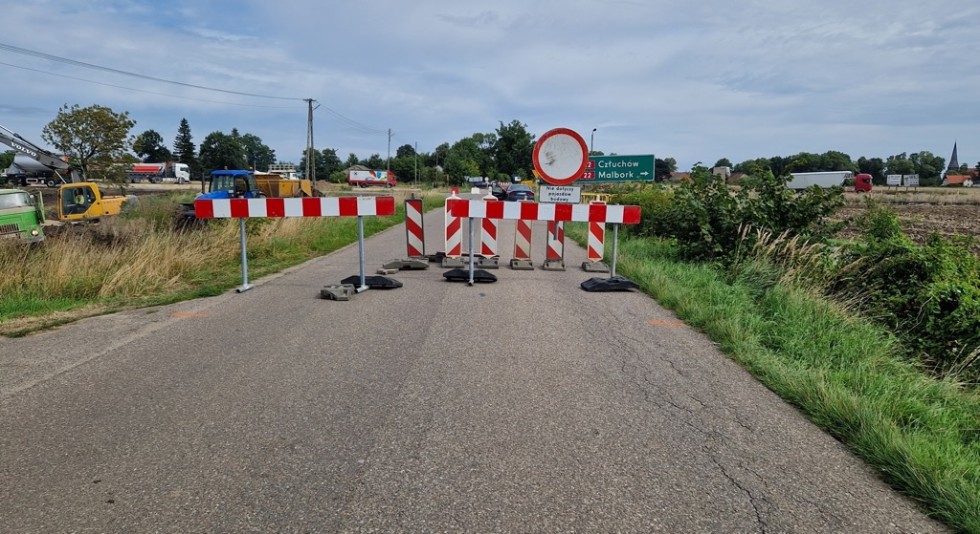 Gmina Miłoradz. Zmiana organizacji ruchu na remontowanym odcinku DK22 - mieszkańcy mają problem z dojazdem do domów. Samorząd zabrał głos w tej sprawie.